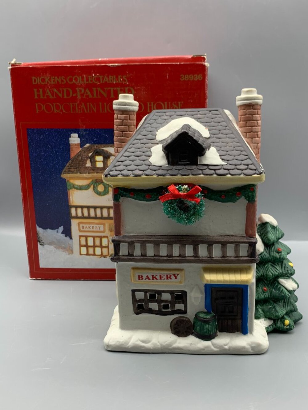 Holiday Expressions Dickens Collectables Christmas Village Bakery Lighted House